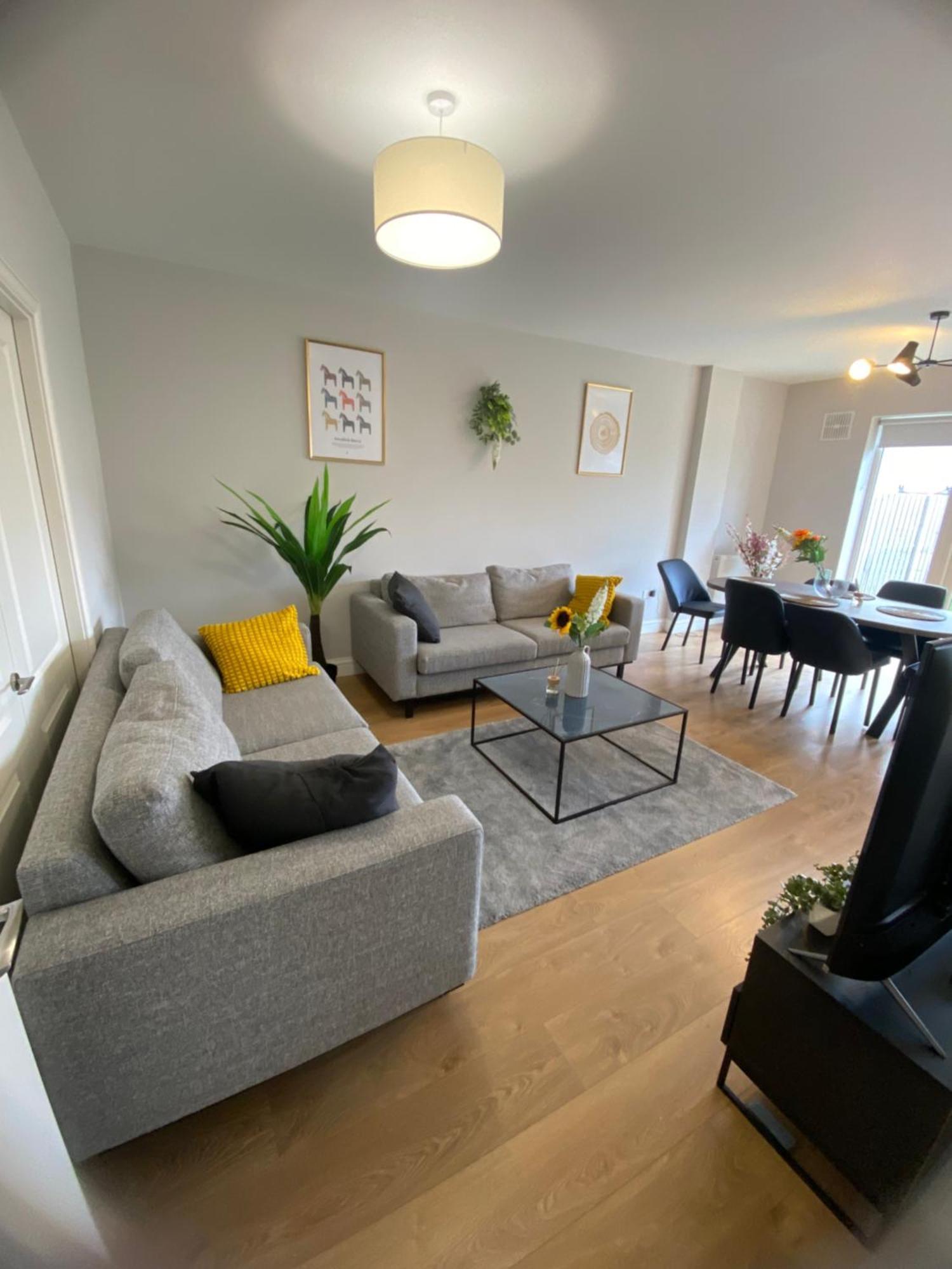 Extra Large Room In New House At Citywest Dublin Eksteriør bilde